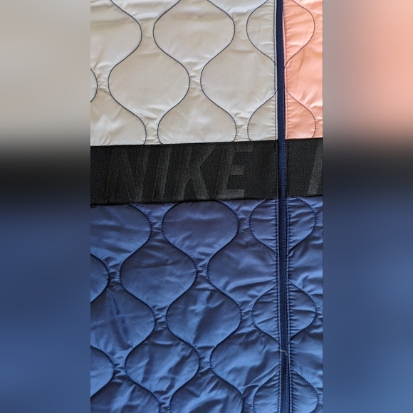 Women’s Nike Aerolayer  Running Vest Void/Atmosphere Grey Size S - Picture 16 of 16